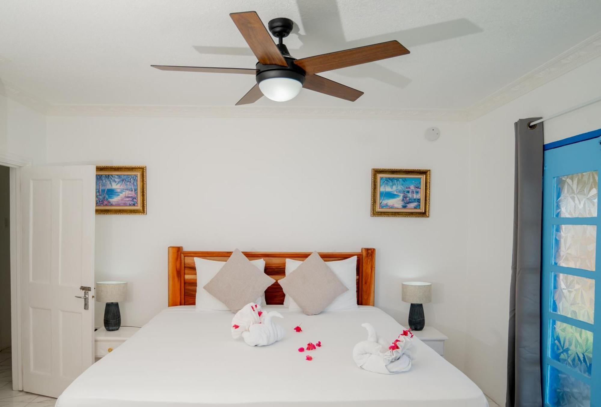 Beyond Sunset Resort & Villas Treasure Beach Exterior foto